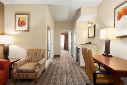 Country Inn & Suites by Radisson Columbia MO - image 2