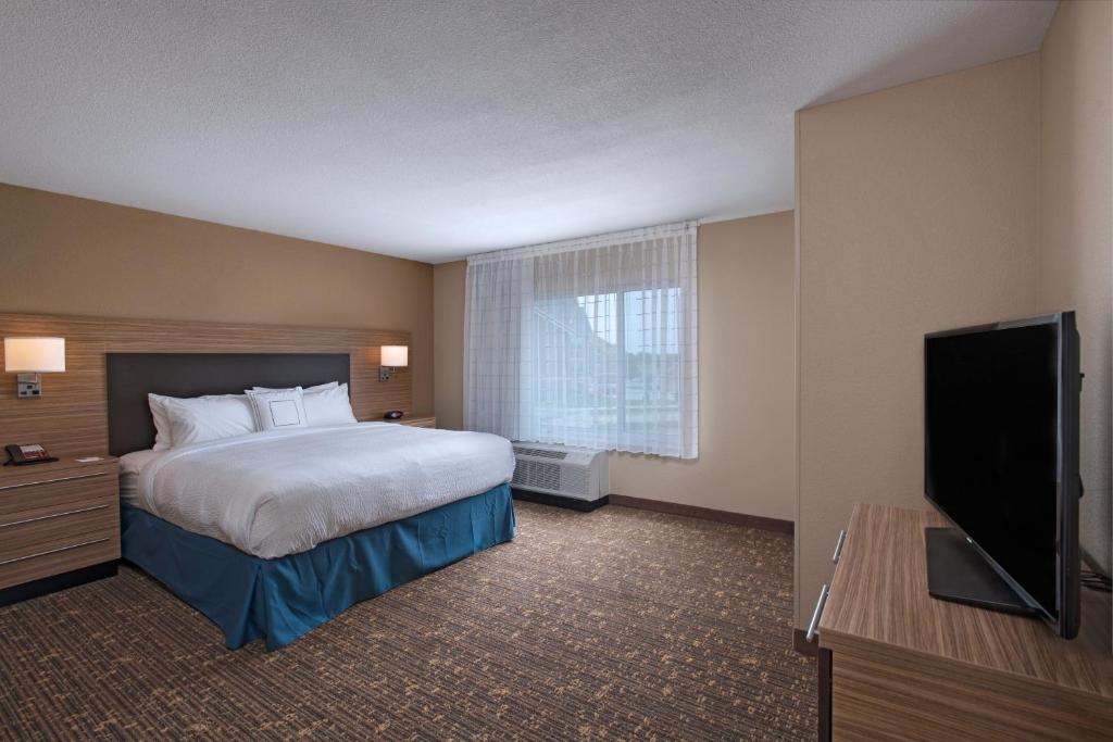 TownePlace Suites by Marriott Columbia - image 5