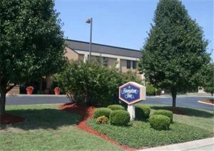 Hampton Inn Columbia - image 11