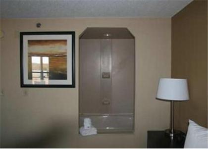 Hampton Inn Columbia - image 17