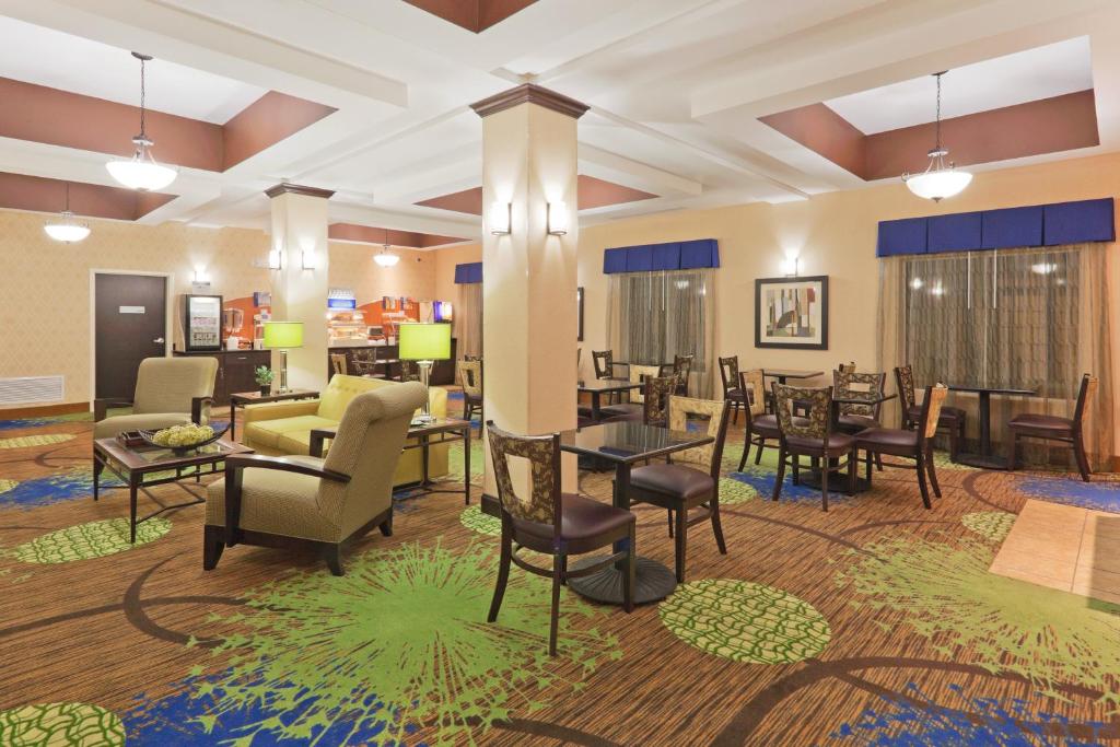 Holiday Inn Express Columbia an IHG Hotel - image 4