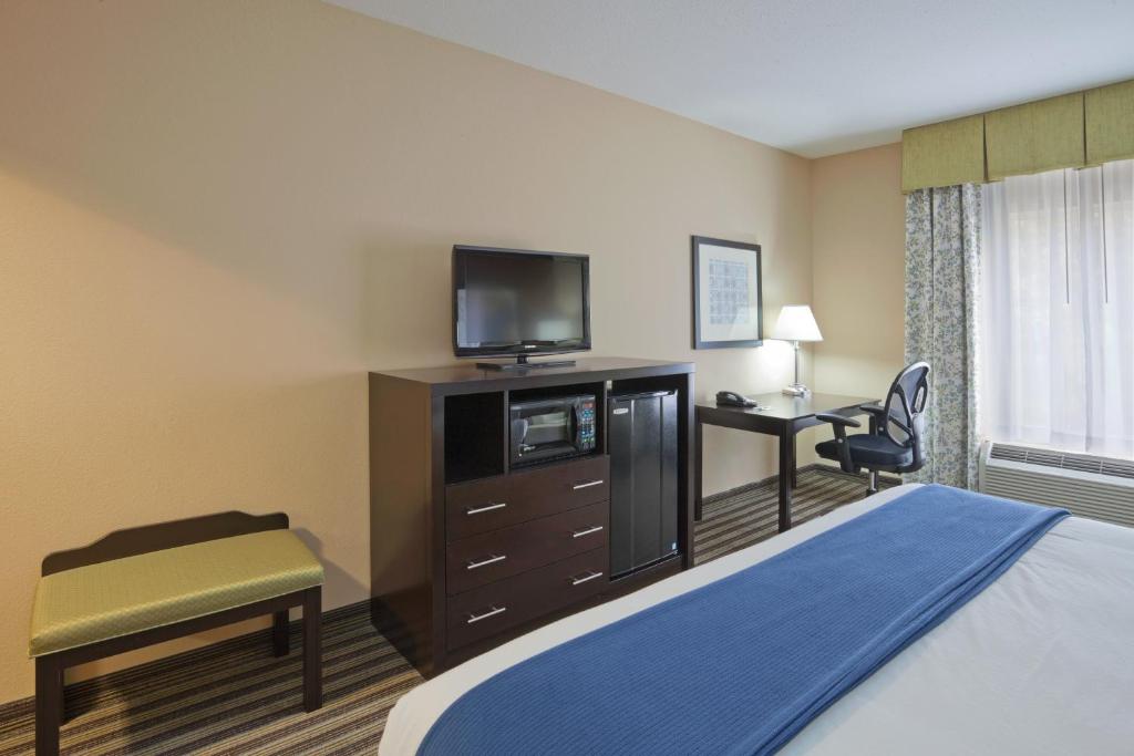 Holiday Inn Express Columbia an IHG Hotel - image 6