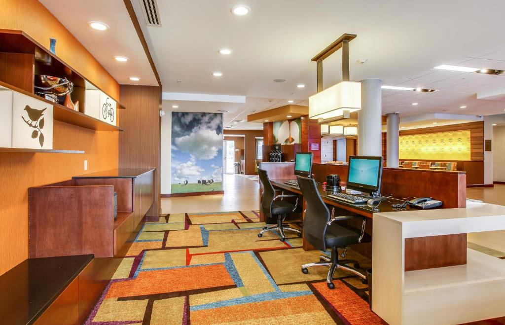 Fairfield Inn & Suites by Marriott Columbia - image 5