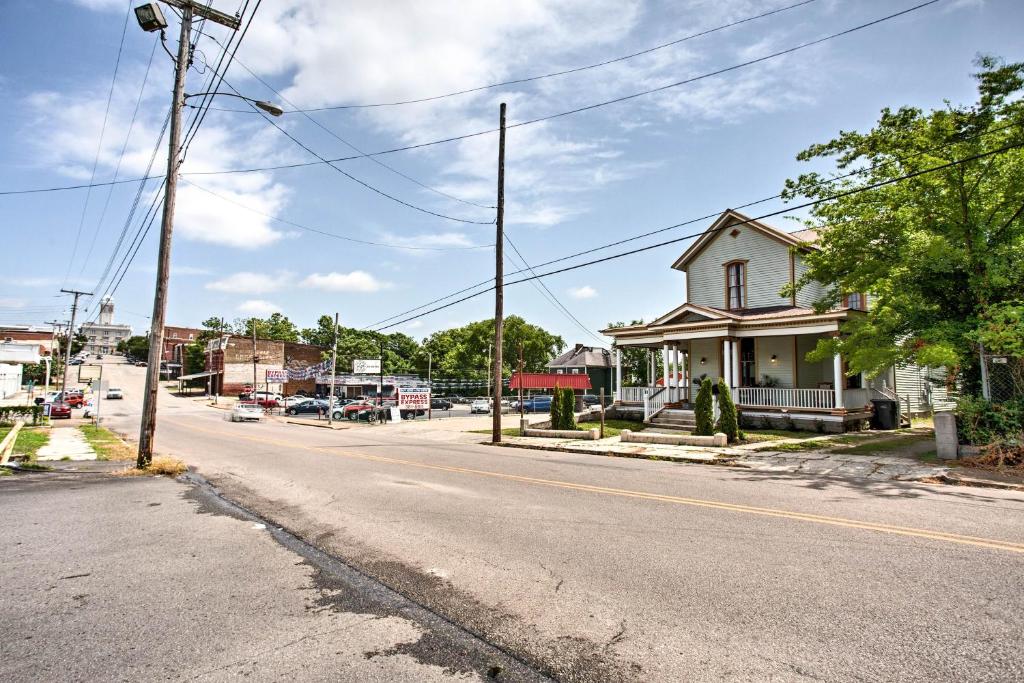 Historic Gem with Front Porch - Walk to Town Square! - image 7