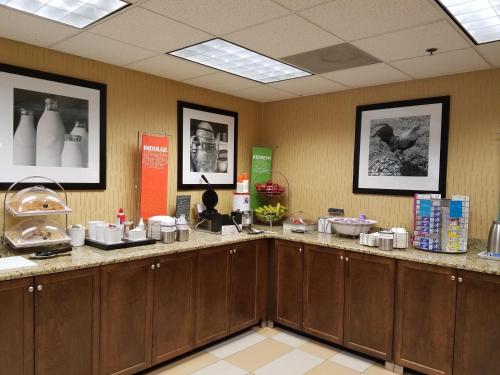 Hampton Inn Columbia Northeast-Fort Jackson Area - image 2