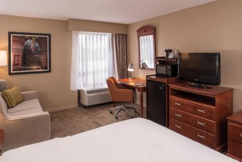 Hampton Inn Columbia Northeast-Fort Jackson Area - image 5