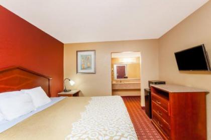 Days Inn by Wyndham Columbia - image 2