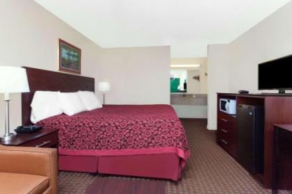 Days Inn by Wyndham Columbia NE Fort Jackson - image 3