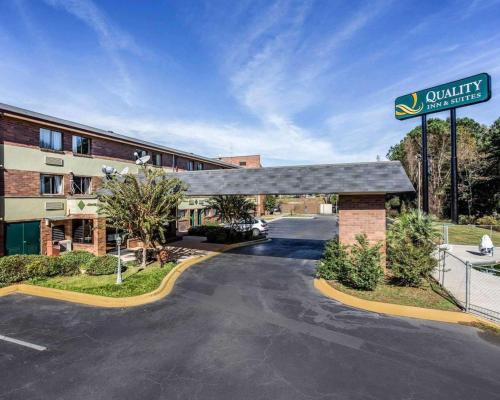 Quality Inn & Suites Columbia - main image