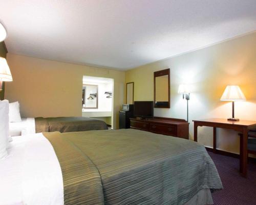 Rodeway Inn Harbison Area - image 4