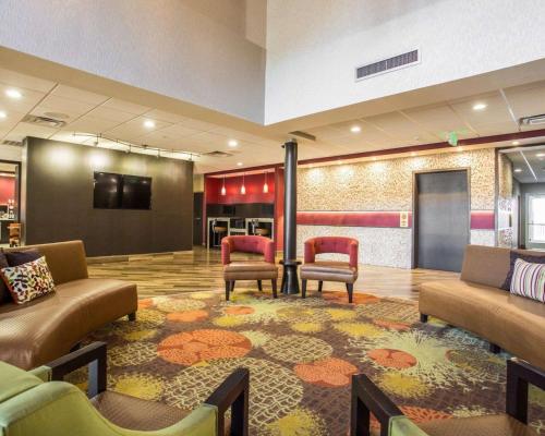 Comfort Suites Columbia at Harbison - image 5