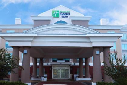 Holiday Inn Express & Suites Columbia-I-26 @ Harbison Blvd an IHG Hotel - image 12