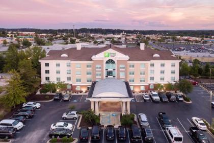 Holiday Inn Express & Suites Columbia-I-26 @ Harbison Blvd an IHG Hotel - image 14