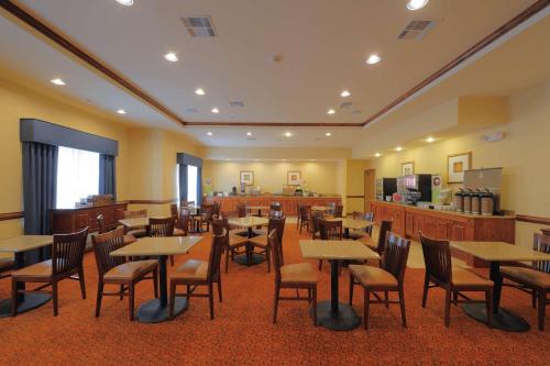 Country Inn & Suites by Radisson Columbia at Harbison SC - image 3