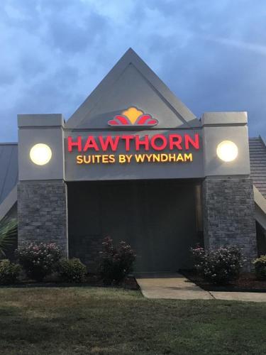 Hawthorn Suites by Wyndham Columbia - main image