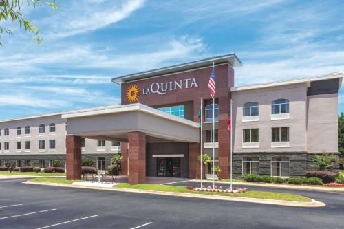 La Quinta by Wyndham Columbus North - main image