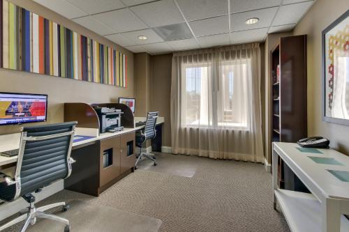 Holiday Inn Express Hotel & Suites Columbus-Fort Benning an IHG Hotel - image 5