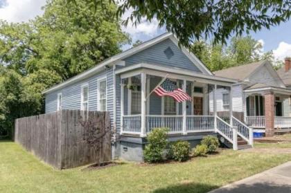 Americana Cottage Closest Historic BnB to Benning Georgia