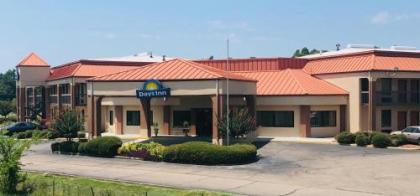 Days Inn by Wyndham Columbus - image 2