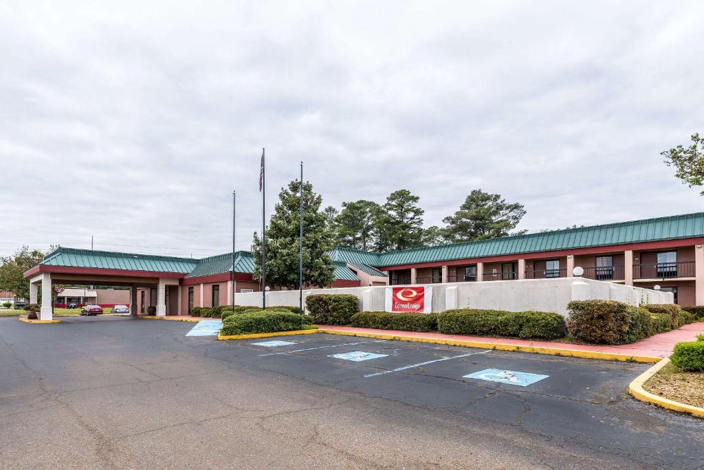 Econo Lodge - main image