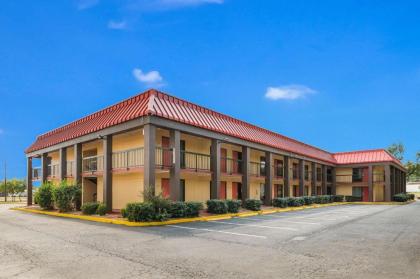 Econo Lodge - image 14