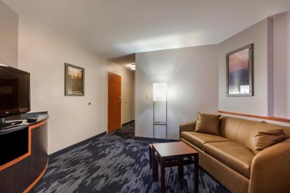 Fairfield Inn & Suites Columbus - image 9