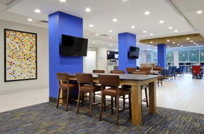 Holiday Inn Express & Suites - Columbus North an IHG Hotel - image 15