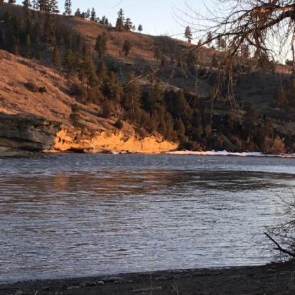 Yellowstone River Lodge and Cabins - image 2