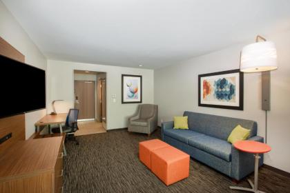 Holiday Inn Express Hotel & Suites Columbus an IHG Hotel - image 20