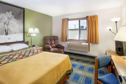 Super 8 by Wyndham Columbus - image 7