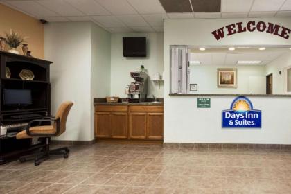 Days Inn & Suites by Wyndham Columbus NE - image 9