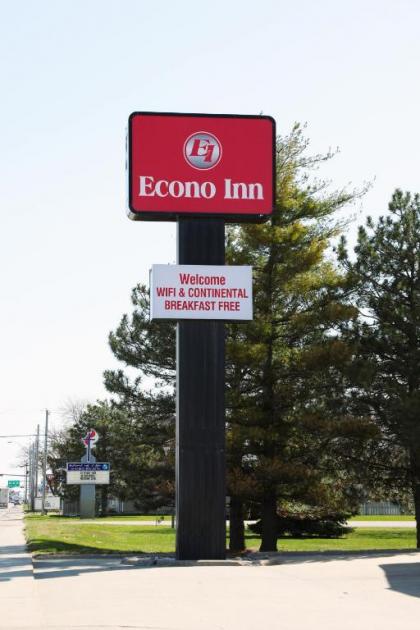 Econo Inn - image 11