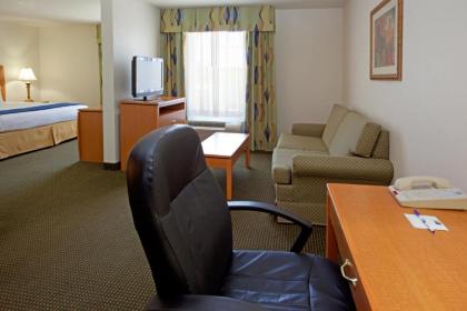 Holiday Inn Express Hotel & Suites Columbus an IHG Hotel - image 9