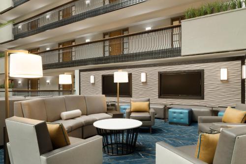 Embassy Suites Columbus - image 4