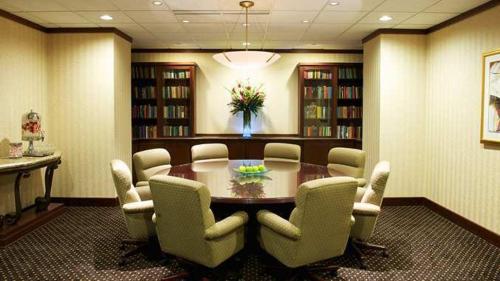 DoubleTree Suites by Hilton Columbus - image 3