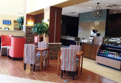 Embassy Suites Columbus - Airport - image 3