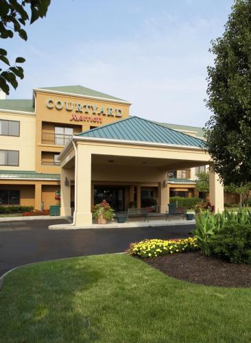 Courtyard Columbus Airport - main image