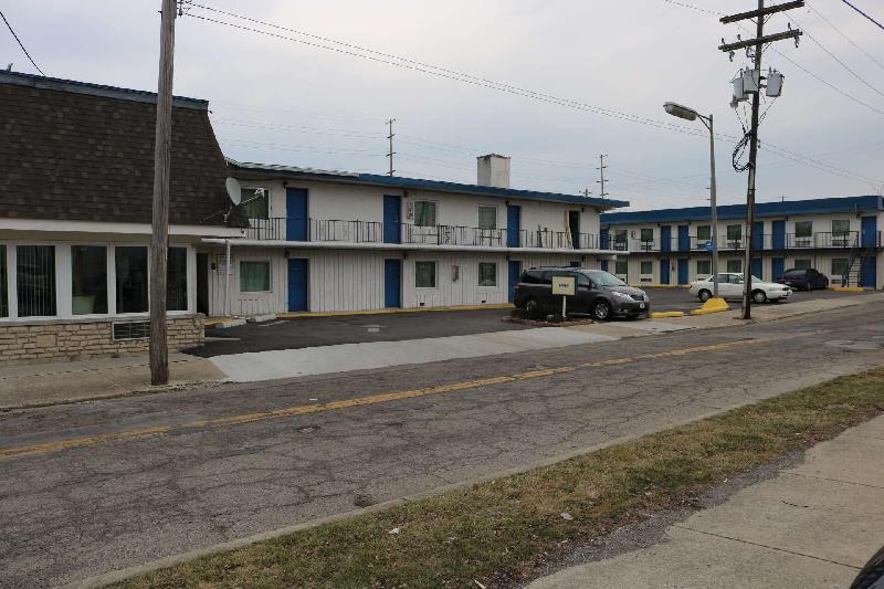 Inn Towne Motel - image 2