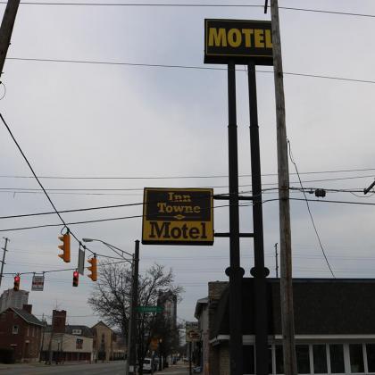 Inn Towne Motel - image 3