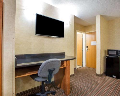 Quality Inn and Suites North/Polaris - image 5