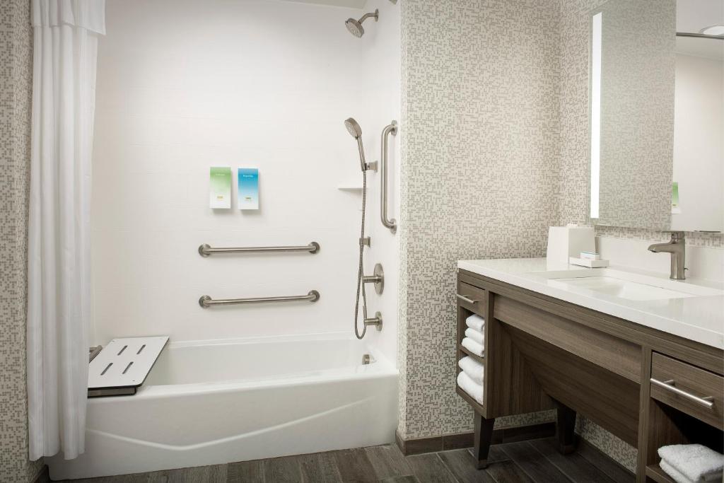 Home2 Suites by Hilton Columbus Polaris - image 4