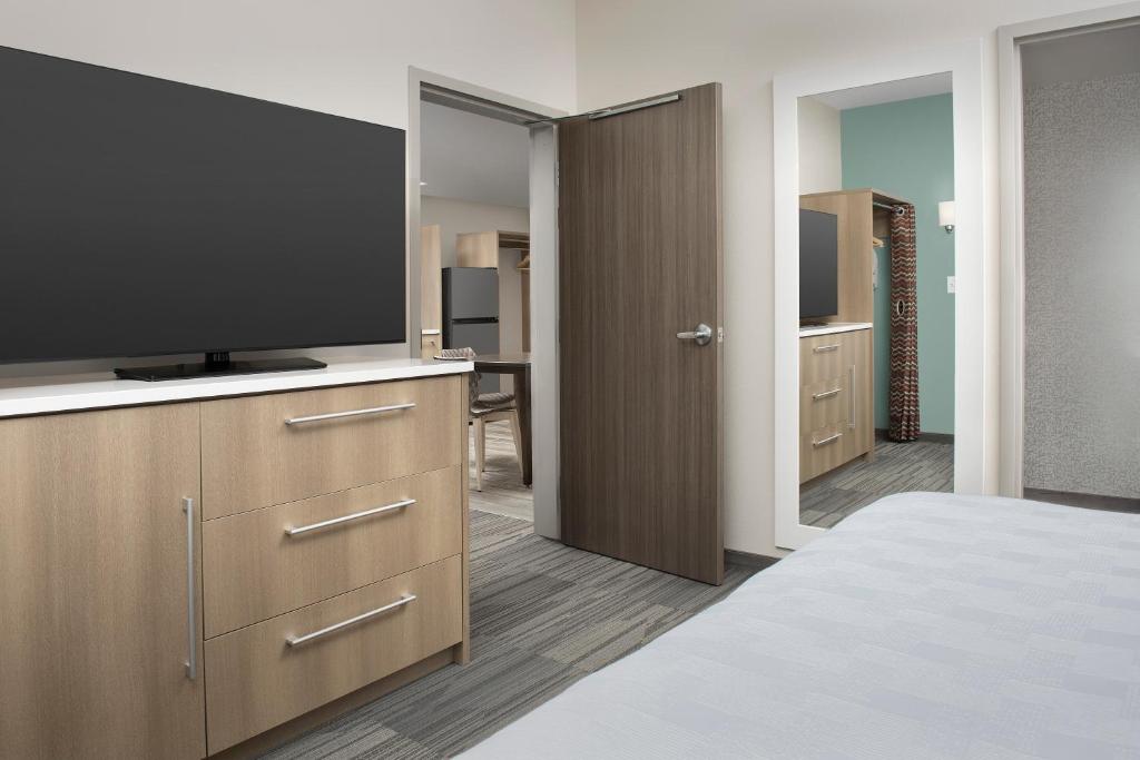 Home2 Suites by Hilton Columbus Polaris - image 6