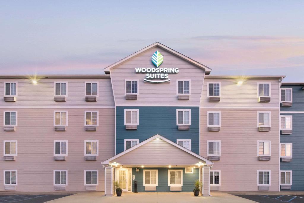 WoodSpring Suites Columbus Fort Benning - image 3