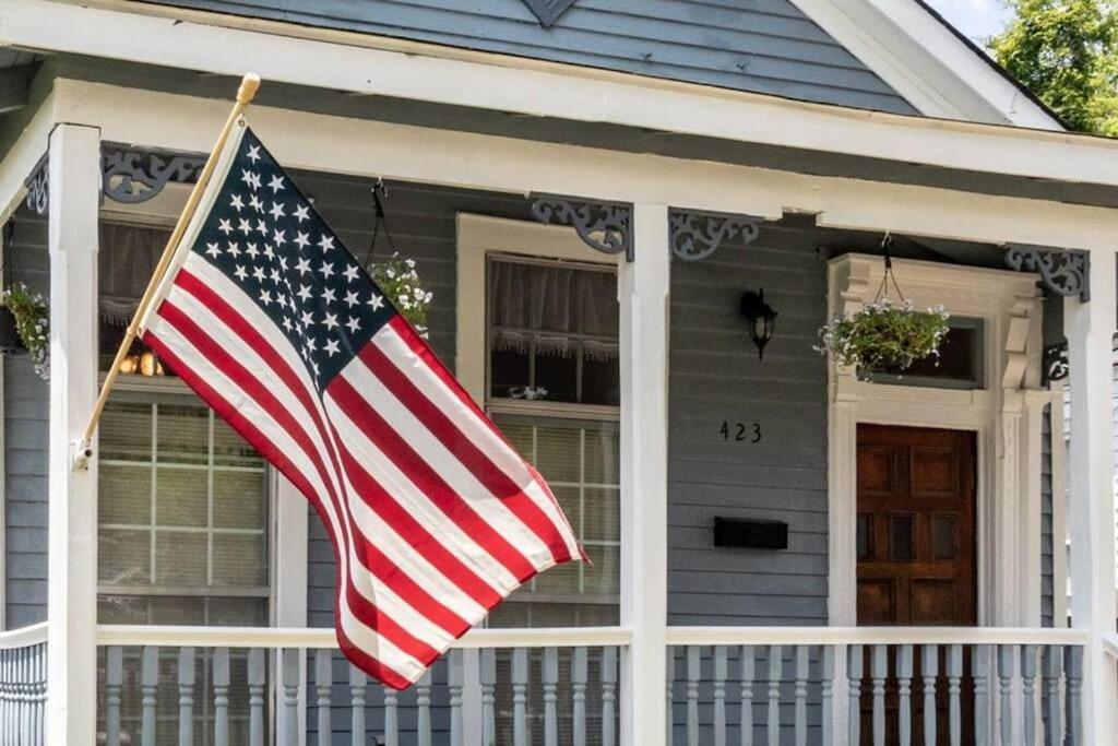 Americana Cottage Closest Historic BnB to Benning - image 3