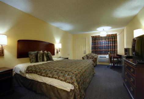 Americas Best Value Inn Comanche - image 5