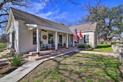 Comfort Cottage with Patio by Top Outdoor Attractions - image 12