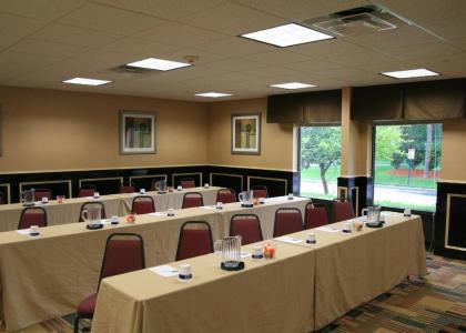 Hampton Inn Long Island/Commack - image 2