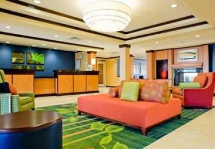 Fairfield Inn & Suites by Marriott Commerce - image 10