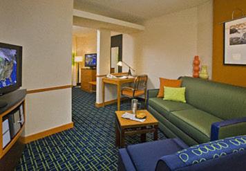 Fairfield Inn & Suites by Marriott Commerce - image 5