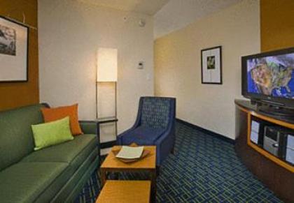 Fairfield Inn & Suites by Marriott Commerce - image 6